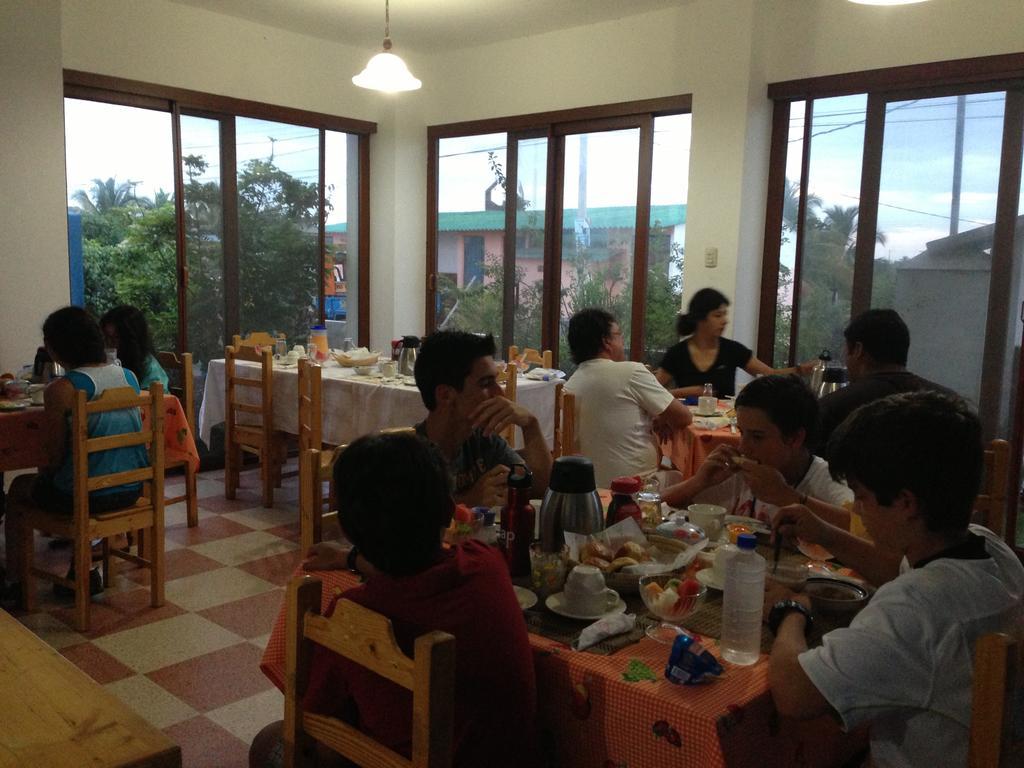 Hotel Sula Sula 푸에르토빌라밀 외부 사진