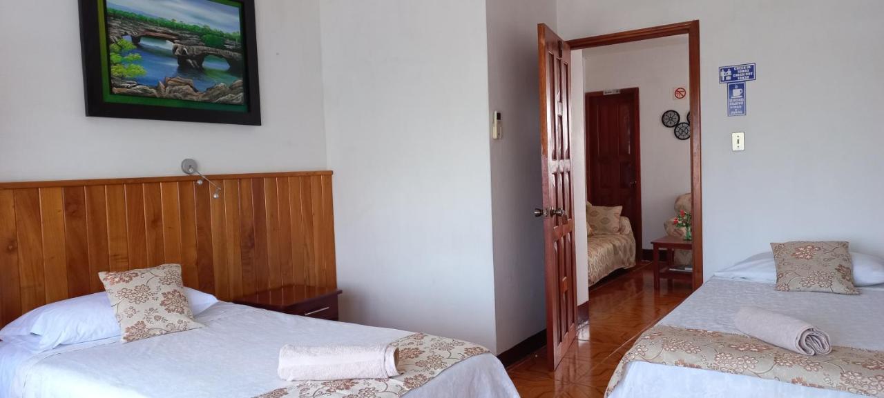 Hotel Sula Sula 푸에르토빌라밀 외부 사진