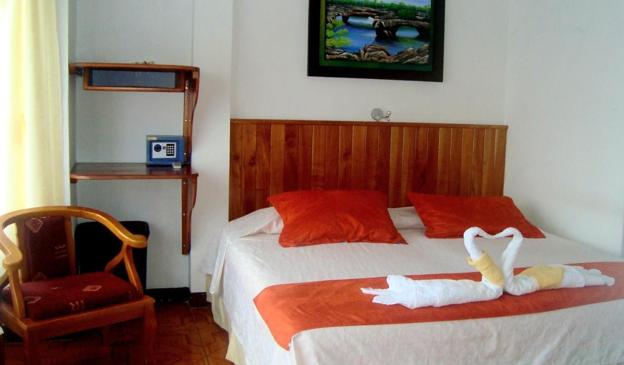 Hotel Sula Sula 푸에르토빌라밀 외부 사진